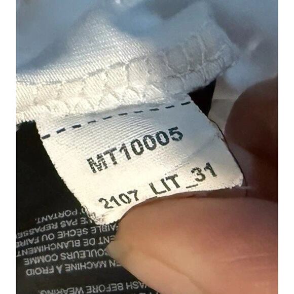 CUTS Curve Hem Minimal T-Shirt Men XXL White Stretchy Sustainable Basic Layering - Picture 7 of 9